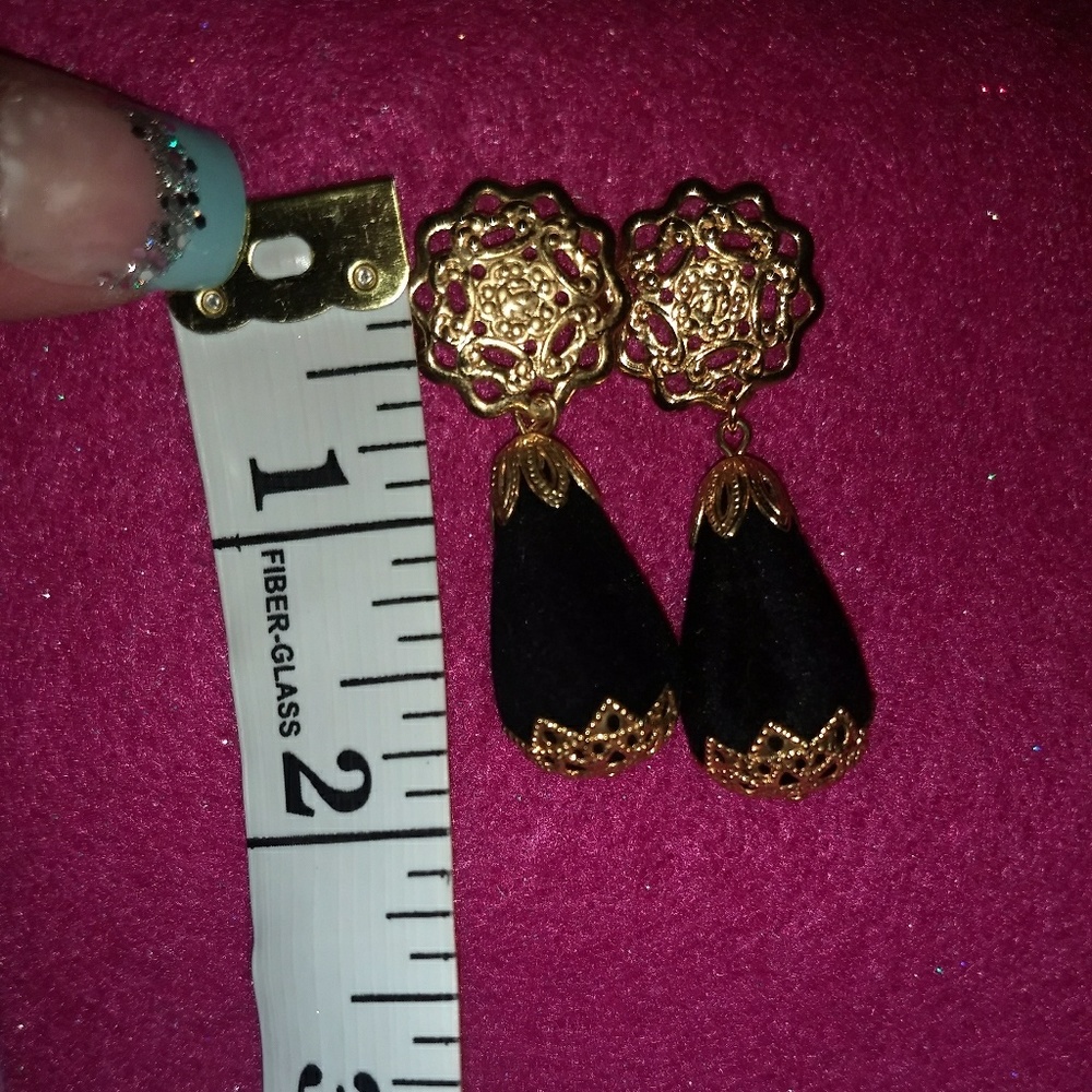 Earrings Vintage - Picture 2 of 3